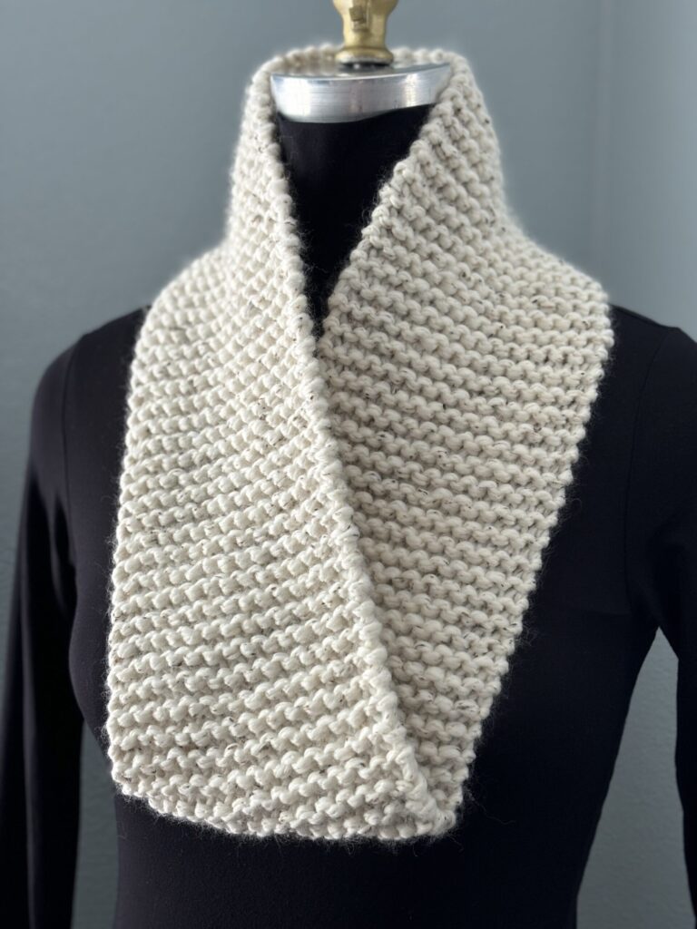 Jean Kaori Chunky Twist Cowl in classic style